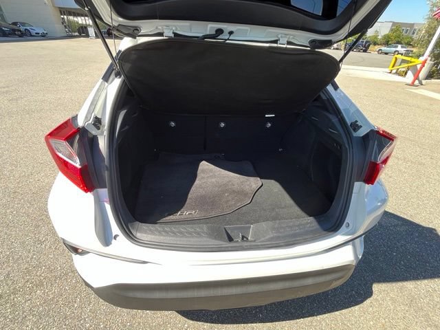 Used 2018 Toyota C-HR XLE FWD image 24