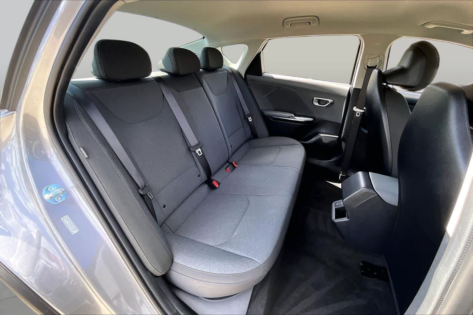 Used 2025 Kia K4 FWD image 20
