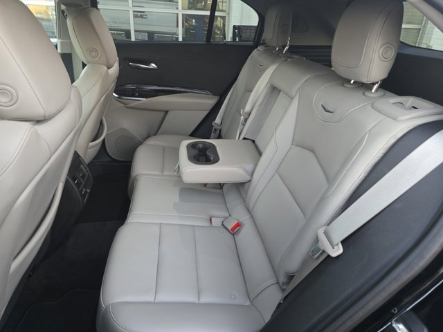 Used 2020 Cadillac XT4 Luxury w/ Cold Weather Package image 13