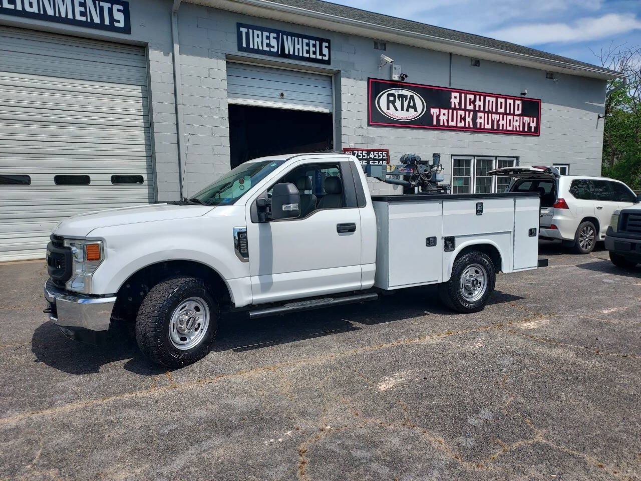 Used 2020 Ford F250 XL w/ Power Equipment Group RWD image 2