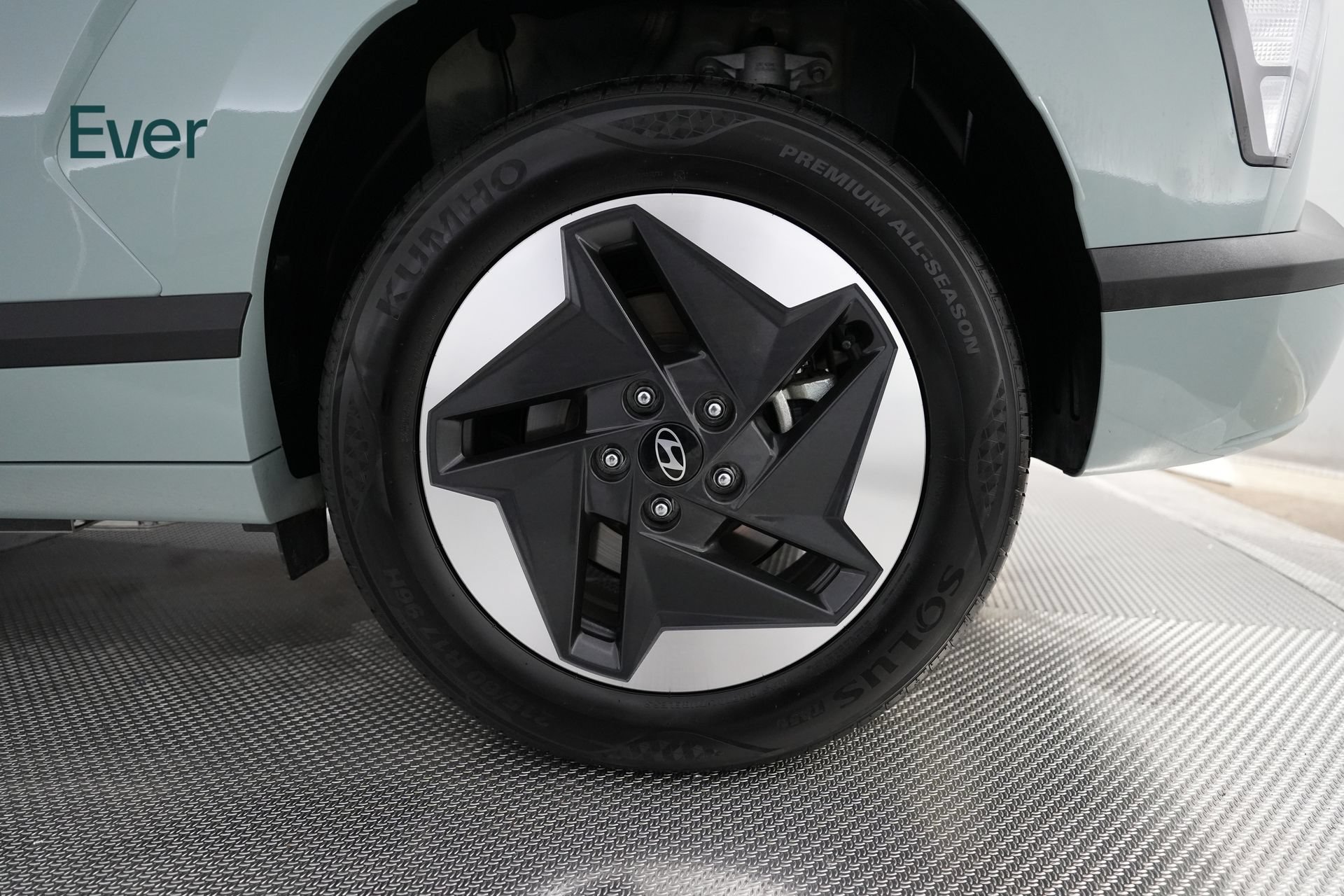Used 2024 Hyundai Kona SEL FWD image 9