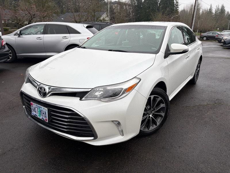 Used 2016 Toyota Avalon XLE image 11