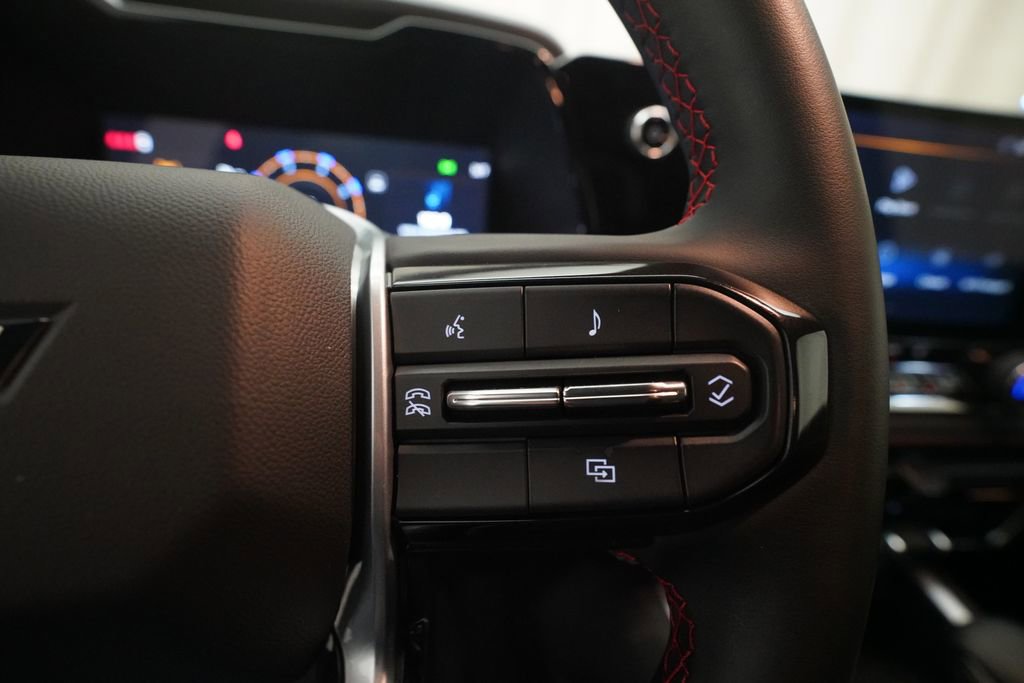 Certified 2024 Chevrolet Colorado Z71 w/ LPO, Dark Essentials Package image 18