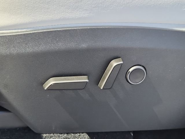 Used 2024 Tesla Model Y Long Range image 19