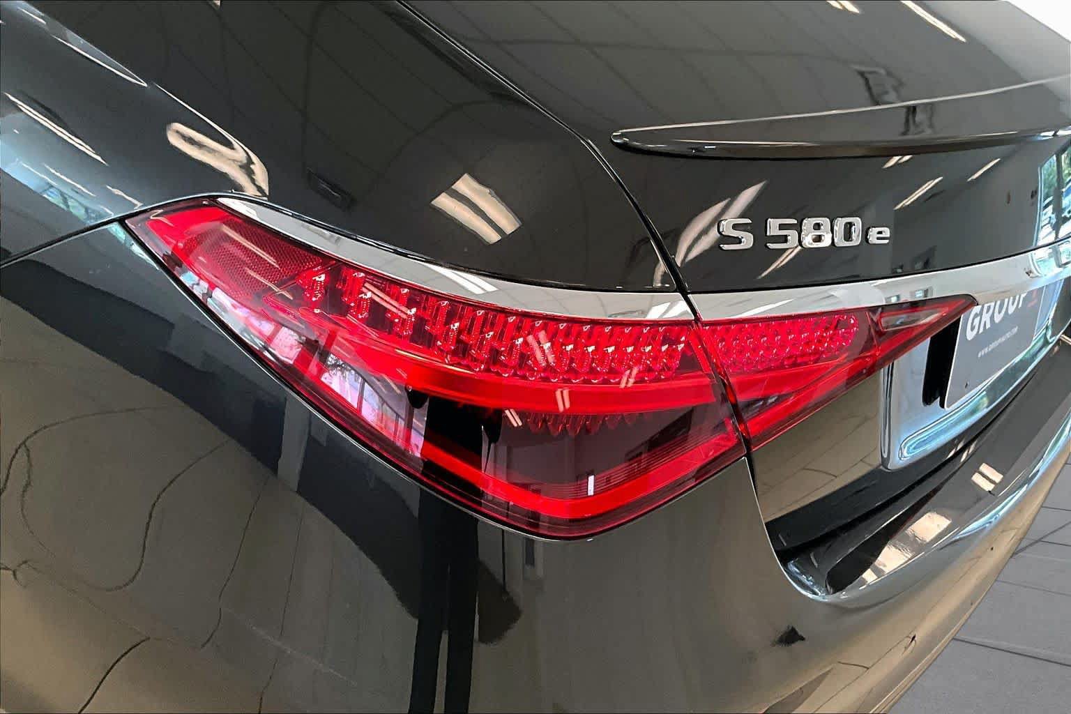 Used 2025 Mercedes-Benz S 580e 4MATIC Sedan image 28
