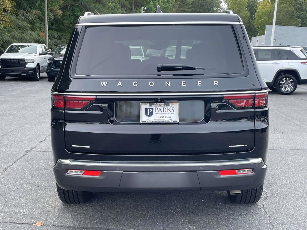 Certified 2022 Jeep Wagoneer Series II w/ Flexible Seating Group AWD/4WD image 7