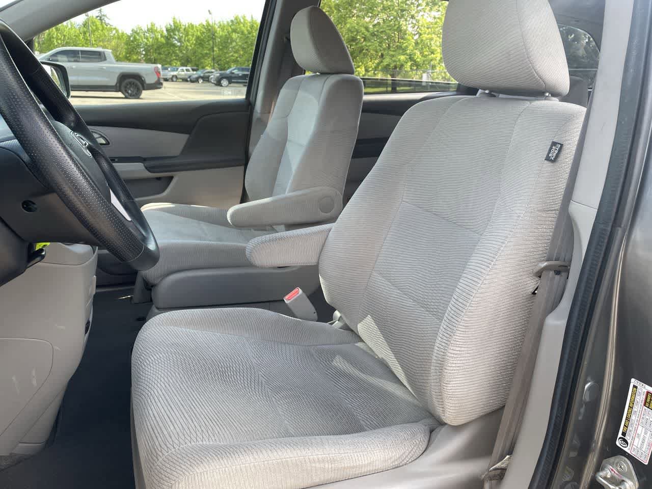 Used 2012 Honda Odyssey LX image 12