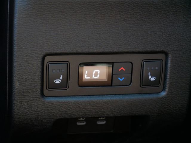 Used 2025 Mitsubishi Outlander SEL AWD/4WD image 14