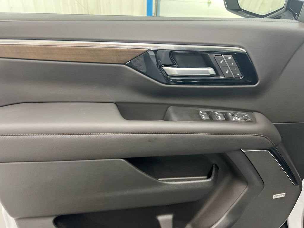 New 2026 Chevrolet Tahoe High Country AWD/4WD image 22