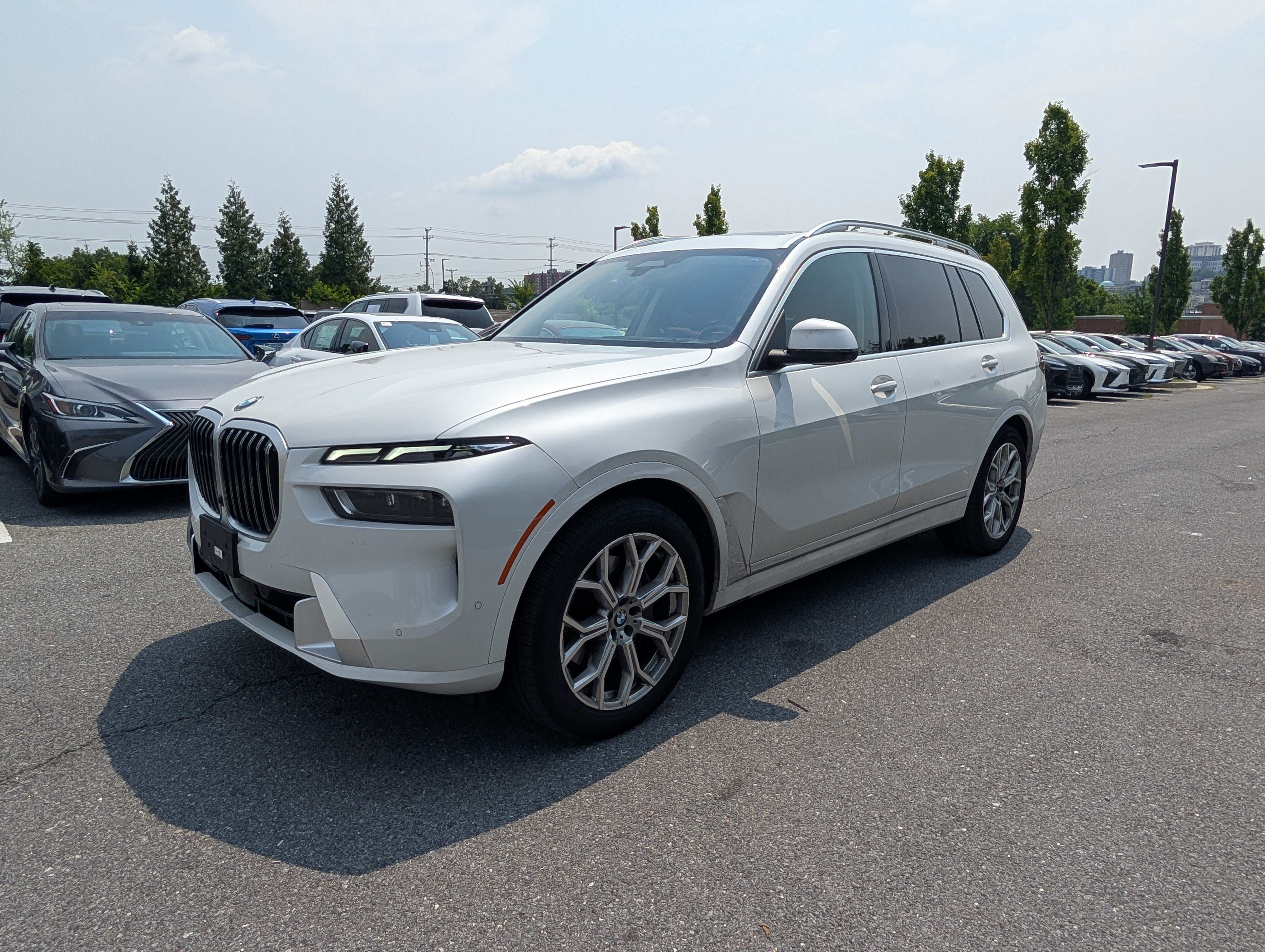 Used 2024 BMW X7 xDrive40i AWD/4WD image 7