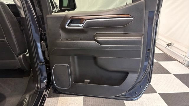 Used 2025 GMC Sierra 1500 SLT AWD/4WD image 26