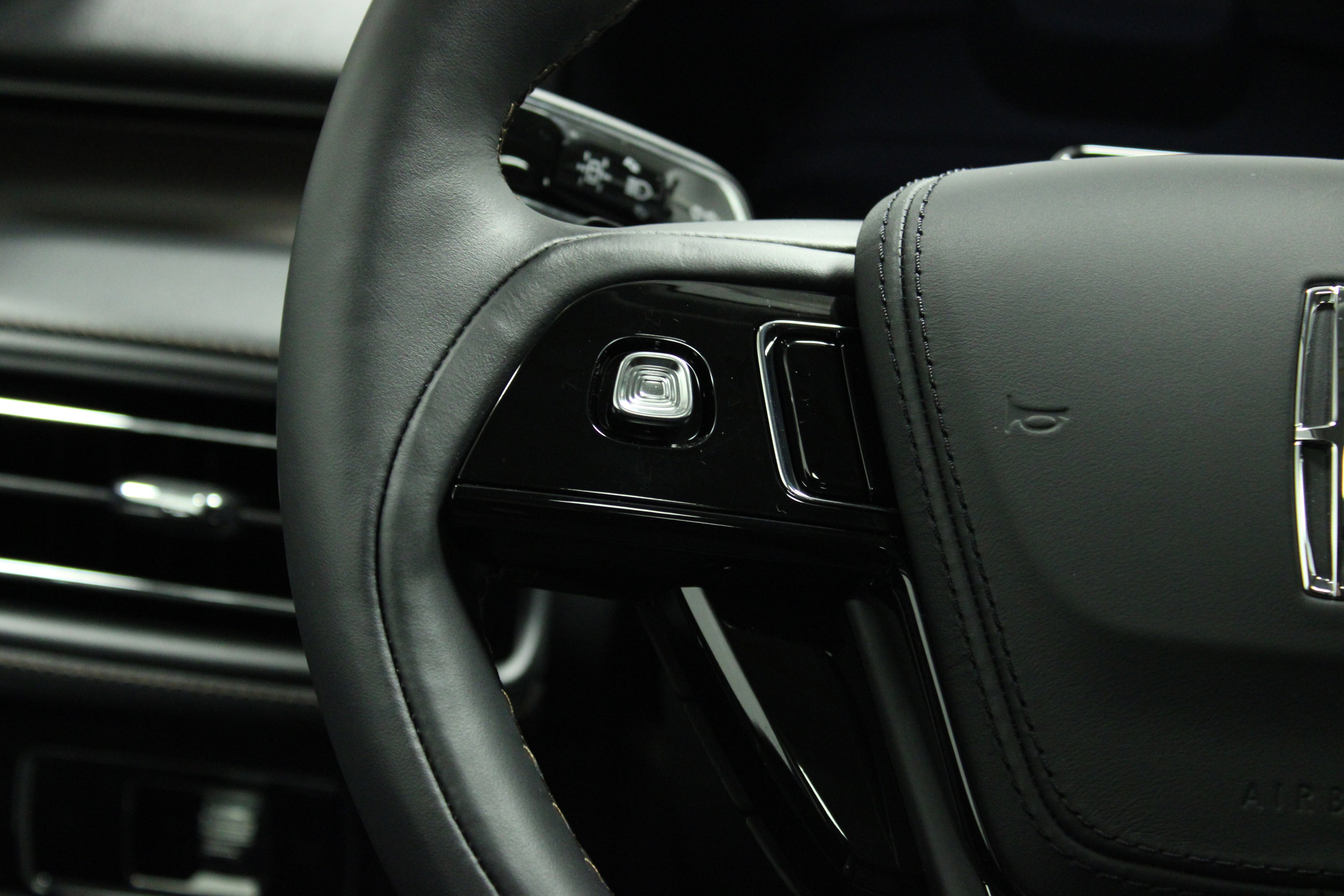 New 2026 Lincoln Aviator Reserve w/ Jet Appearance Package image 19