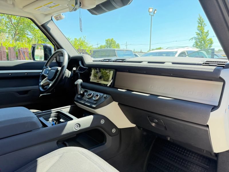Used 2023 Land Rover Defender 110 AWD/4WD image 30