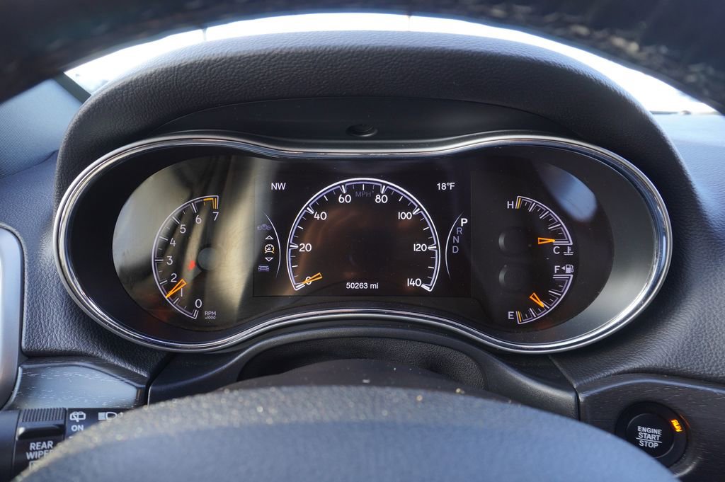 Used 2017 Jeep Grand Cherokee Altitude image 15