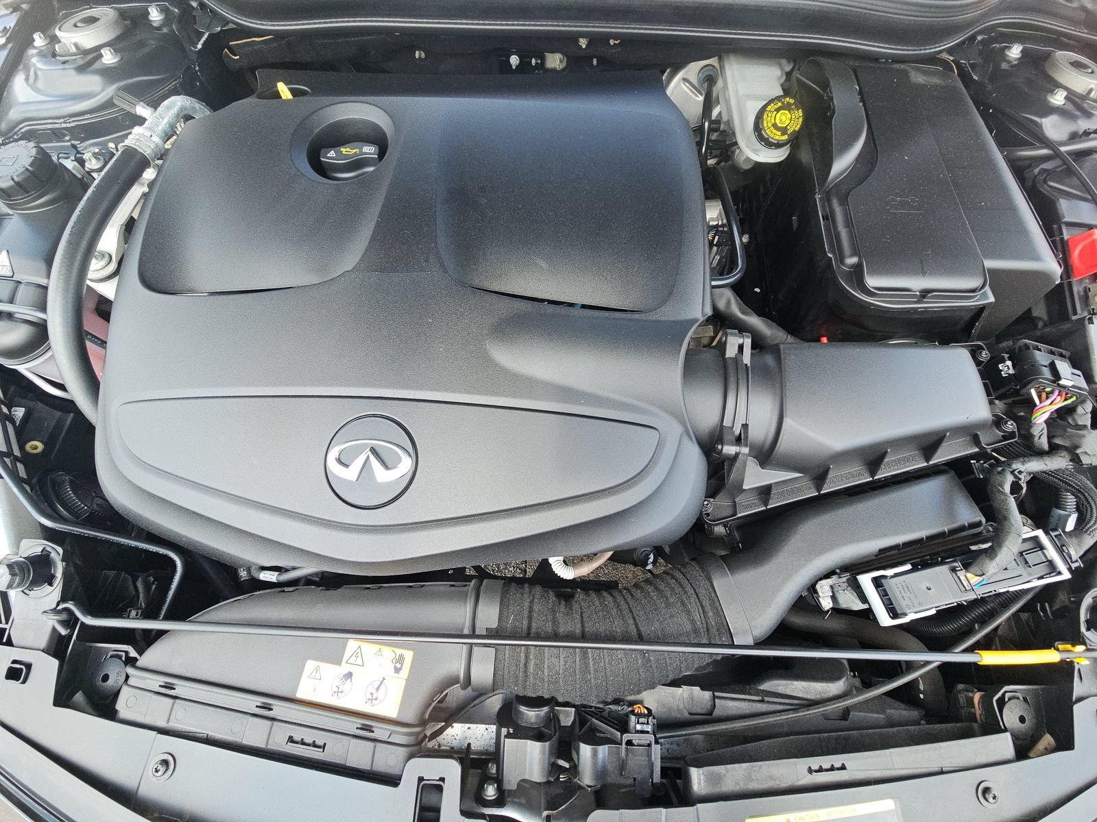 Used 2019 INFINITI QX30 w/ Cargo Package FWD image 8