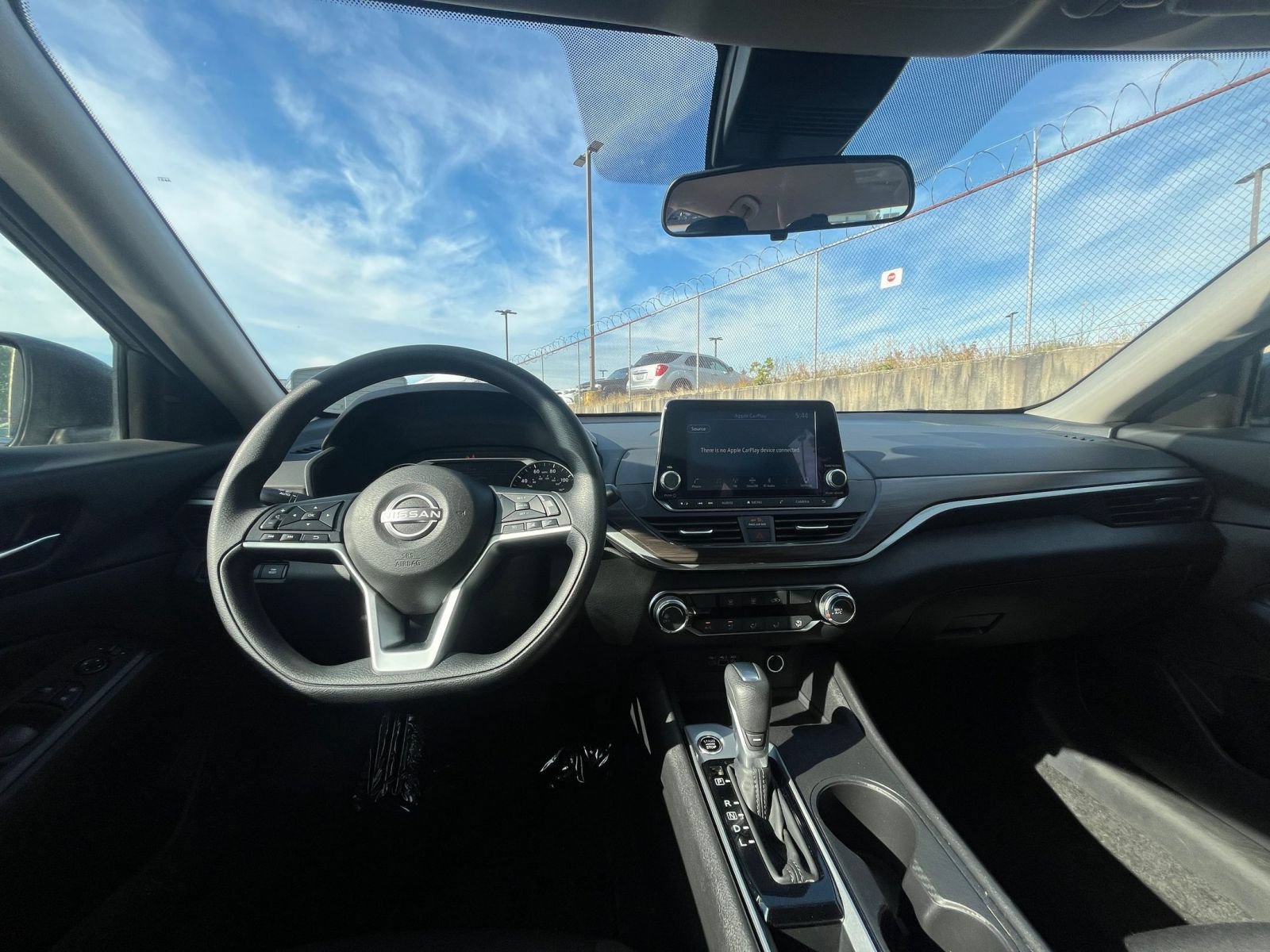 Used 2025 Nissan Altima 2.5 SV FWD image 29