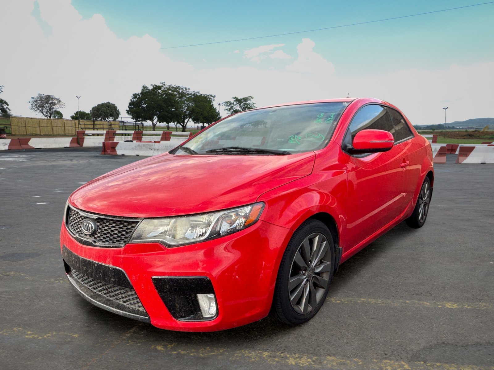 Used 2011 Kia Forte Koup SX w/ Leather Pkg FWD image 5