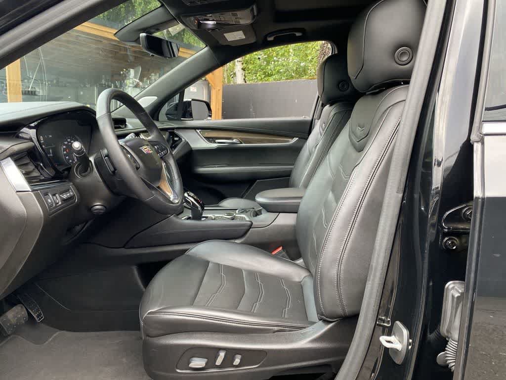 Used 2020 Cadillac XT6 Premium Luxury w/ Platinum Package AWD/4WD image 15