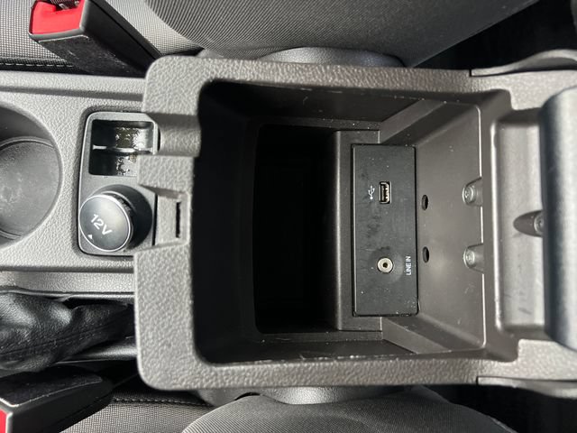 Used 2014 Ford Focus SE FWD image 23