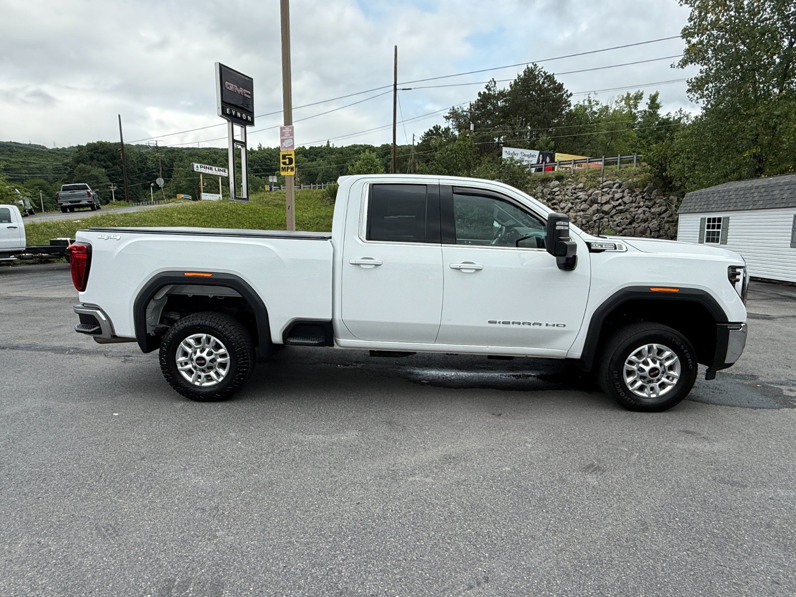 Used 2024 GMC Sierra 2500 SLE w/ SLE Convenience Package AWD/4WD image 6