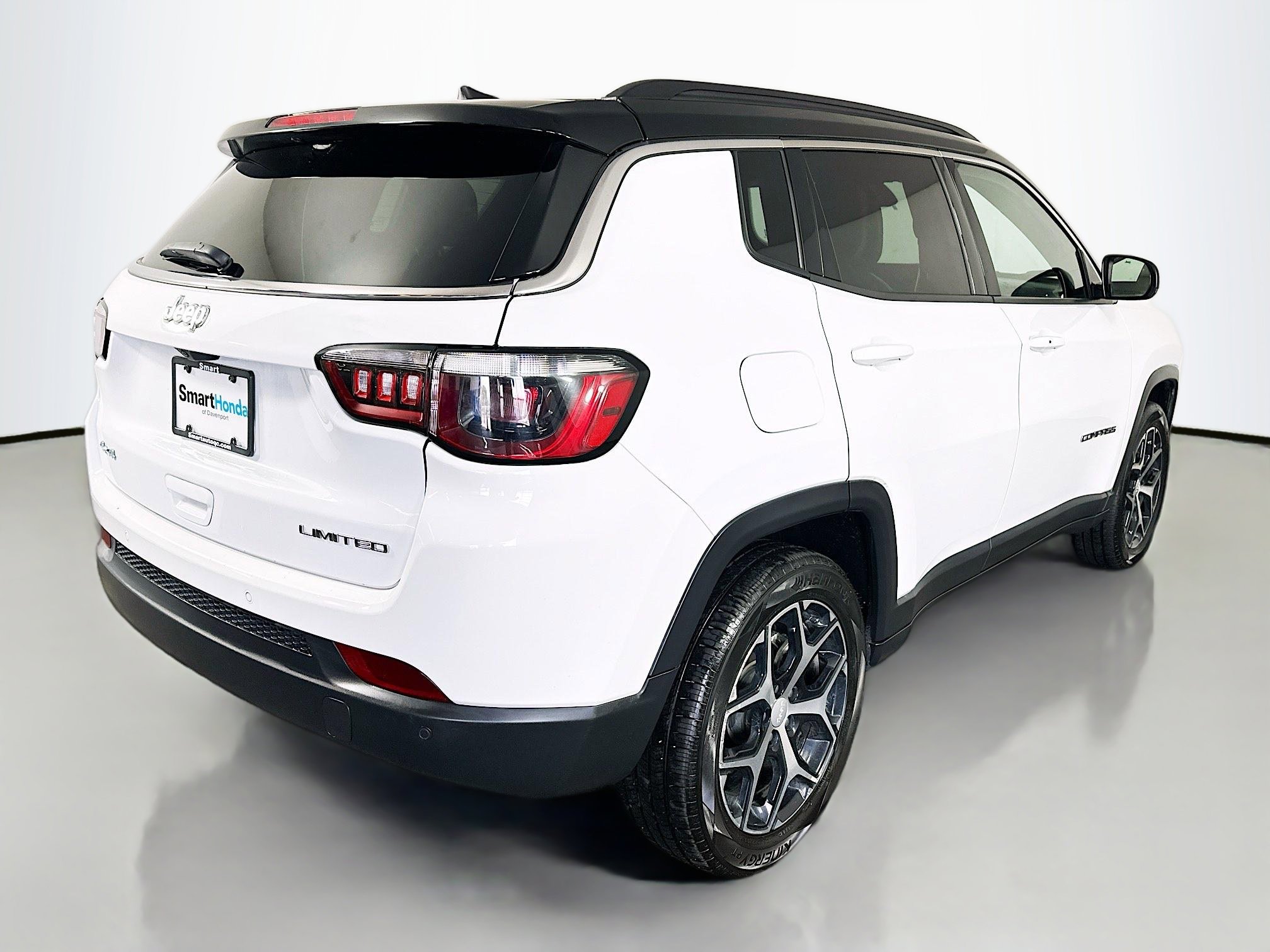 Used 2024 Jeep Compass Limited AWD/4WD image 7