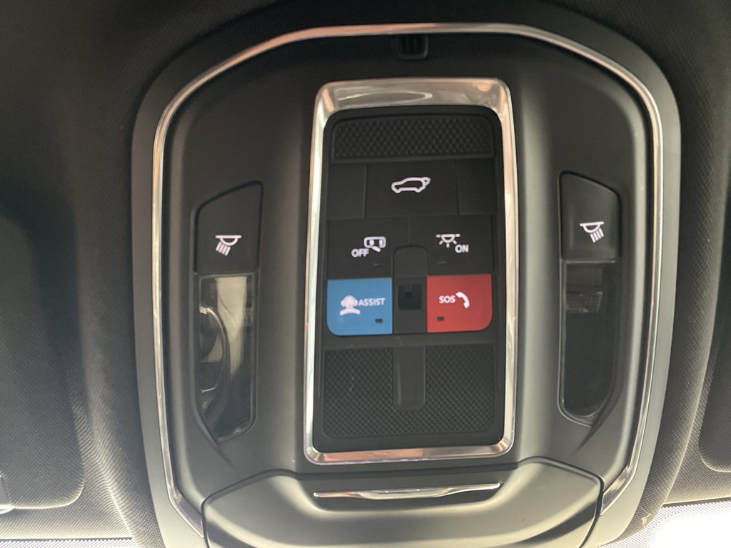 Used 2024 Jeep Grand Cherokee Altitude image 28