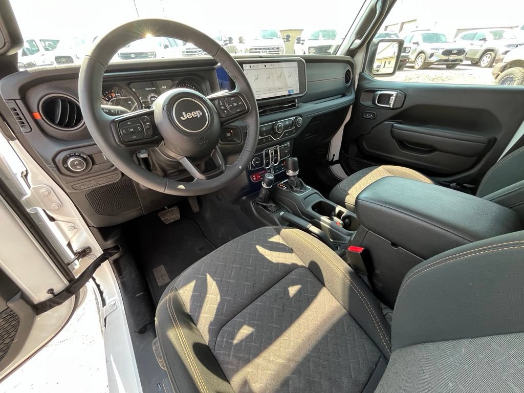 Used 2026 Jeep Gladiator Mojave AWD/4WD image 10