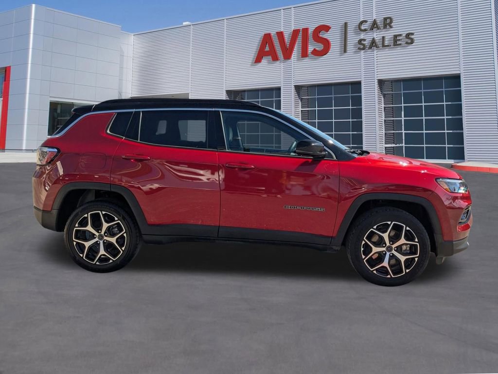 Used 2025 Jeep Compass Limited image 7