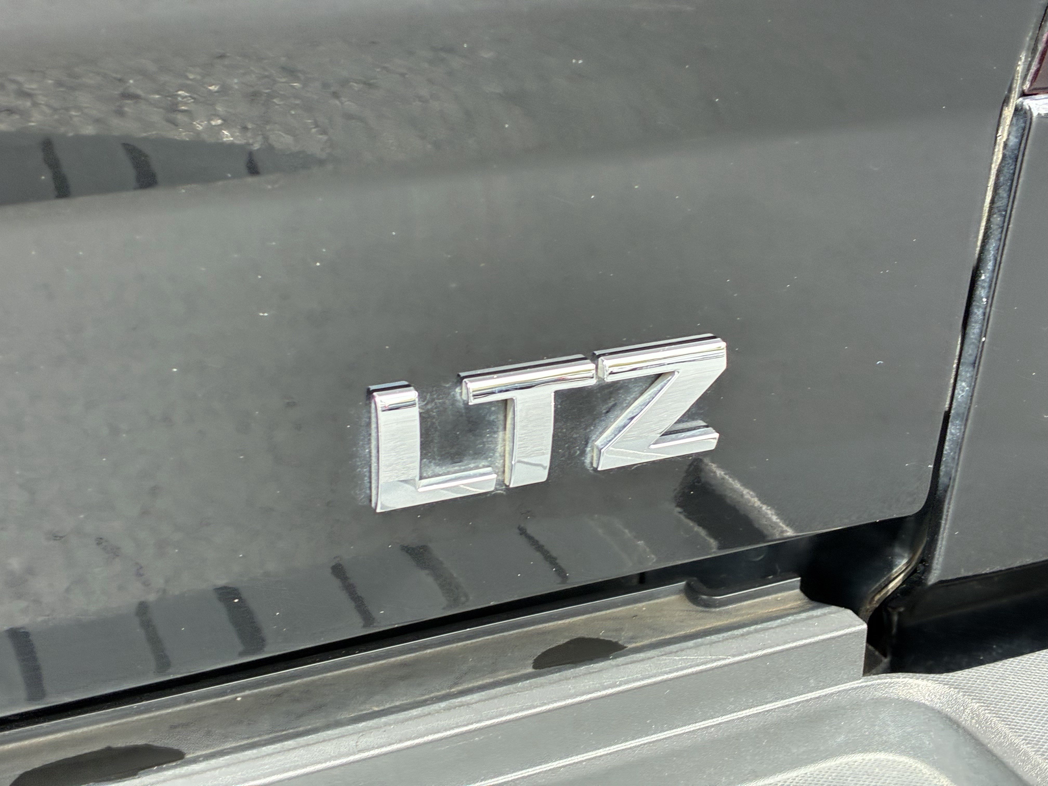 Used 2015 Chevrolet Silverado 2500 LTZ AWD/4WD image 12