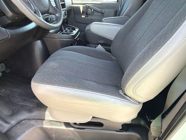 Used 2024 GMC Savana 2500 w/ Driver Convenience Package image 9