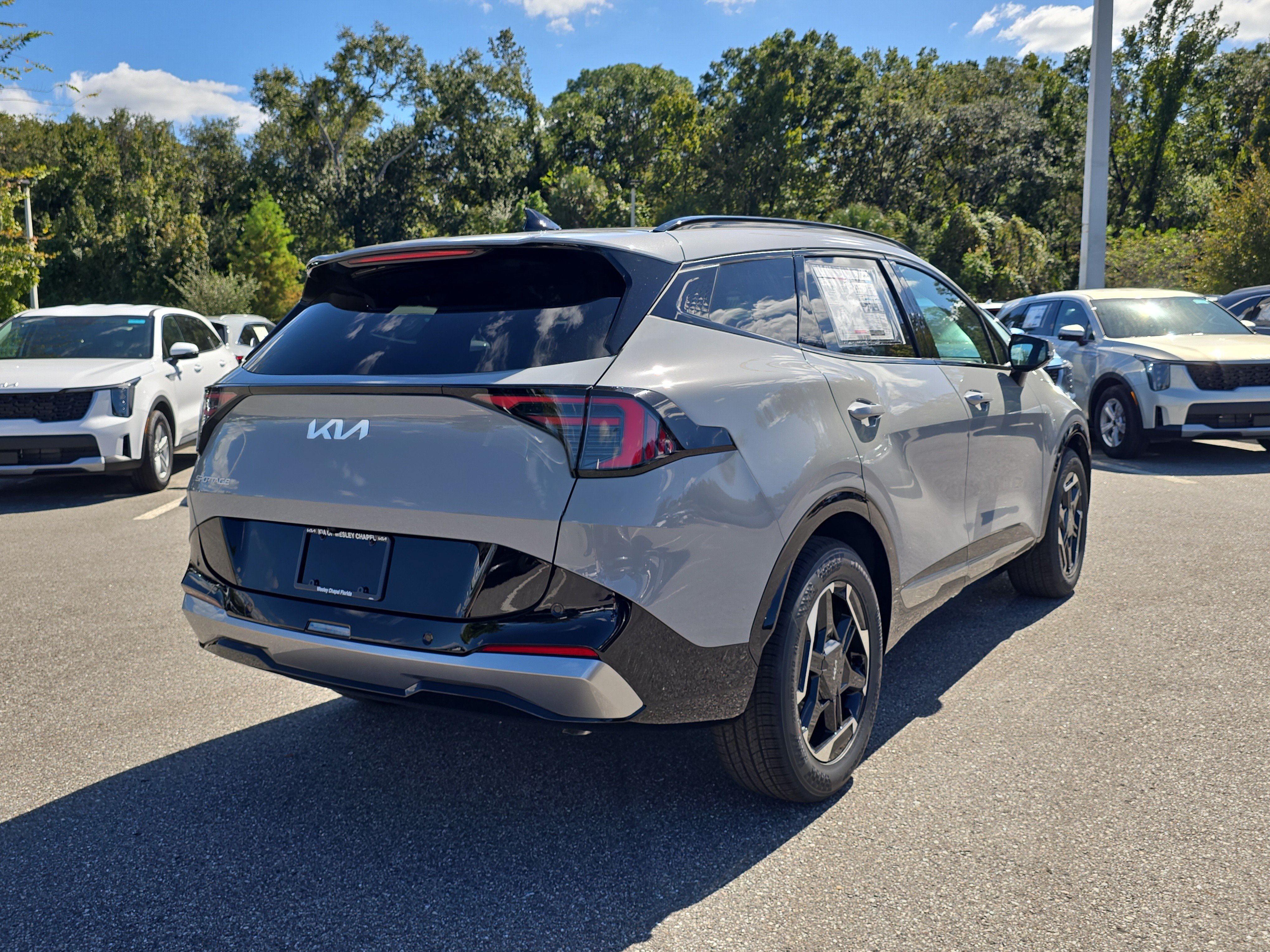 New 2027 Kia Sportage SX FWD image 8