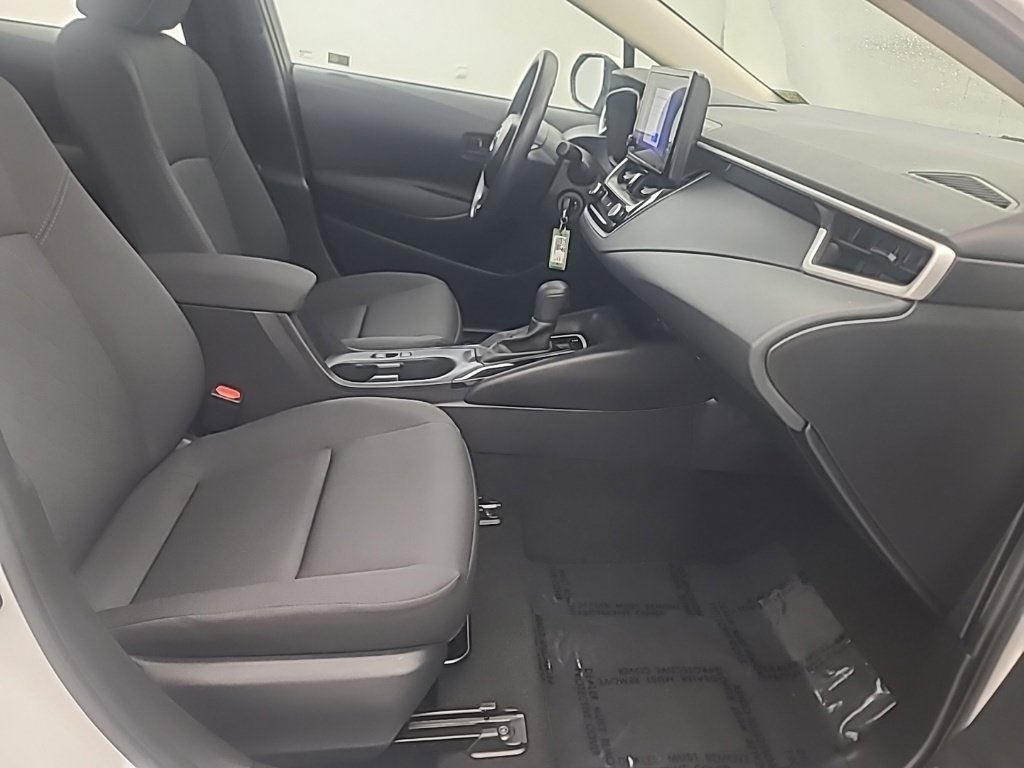 Used 2025 Toyota Corolla LE FWD image 16