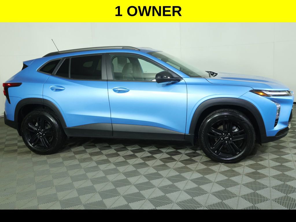 Used 2025 Chevrolet Trax ACTIV w/ Driver Confidence Package image 2