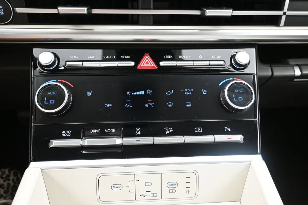 Used 2026 Hyundai Santa Fe SEL FWD image 18
