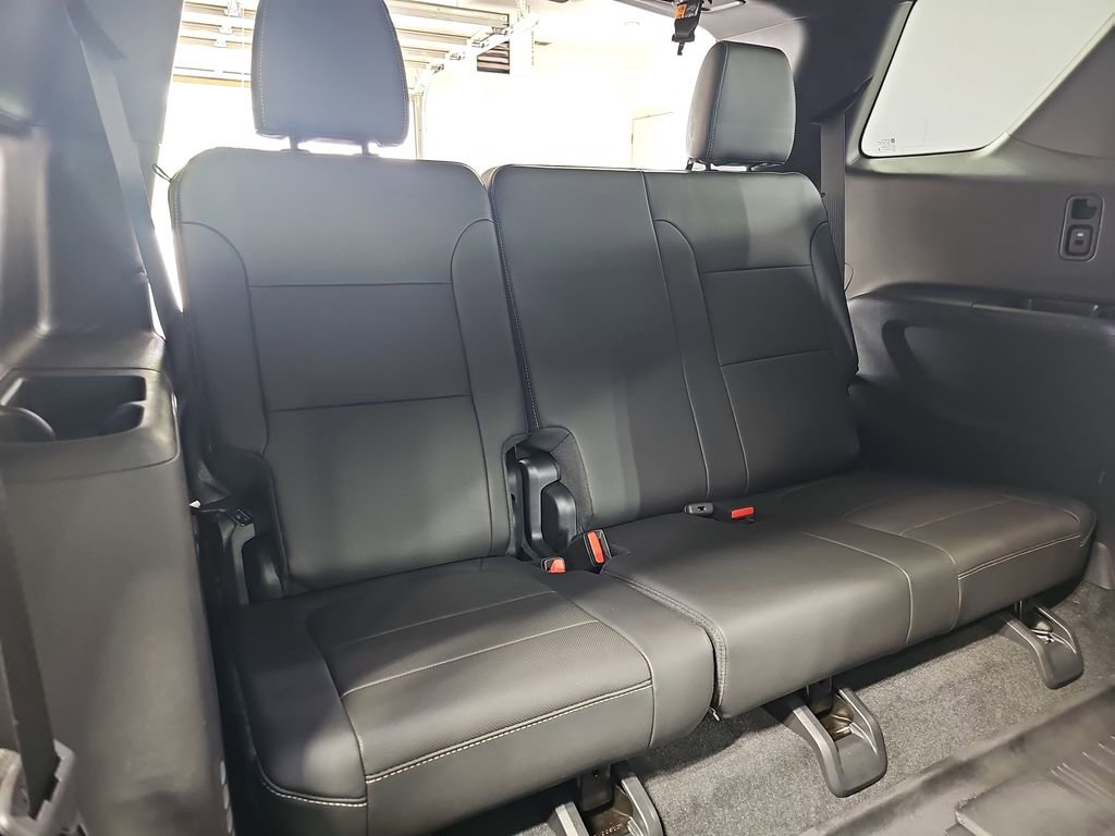 Used 2023 Chevrolet Traverse Premier w/ Redline Edition AWD/4WD image 15