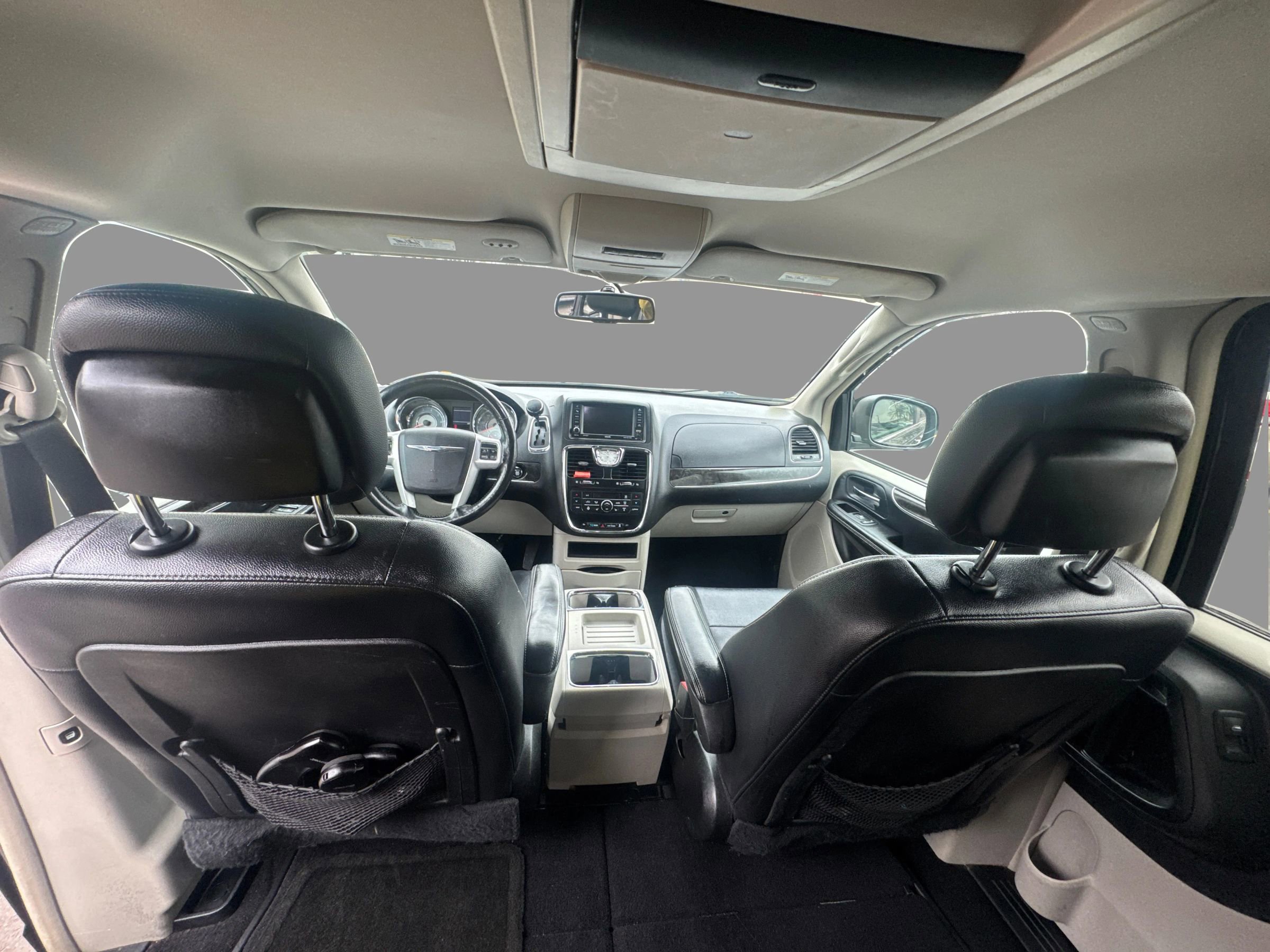 Used 2015 Chrysler Town & Country Touring w/ Driver Convenience Group image 22