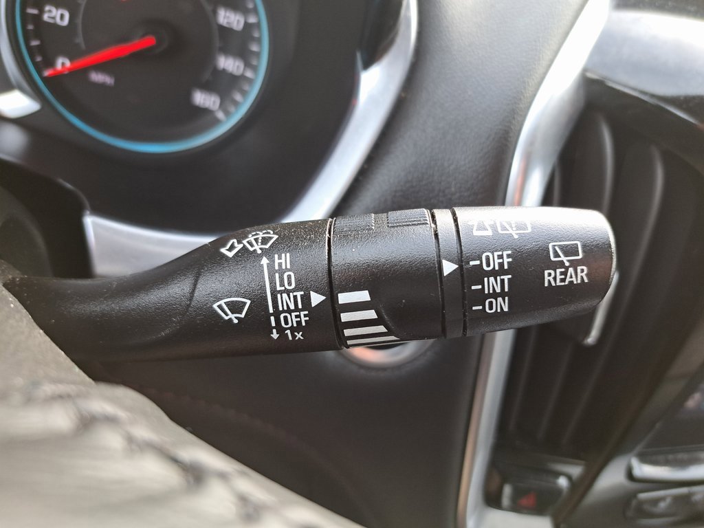 Used 2022 Chevrolet Traverse RS image 22