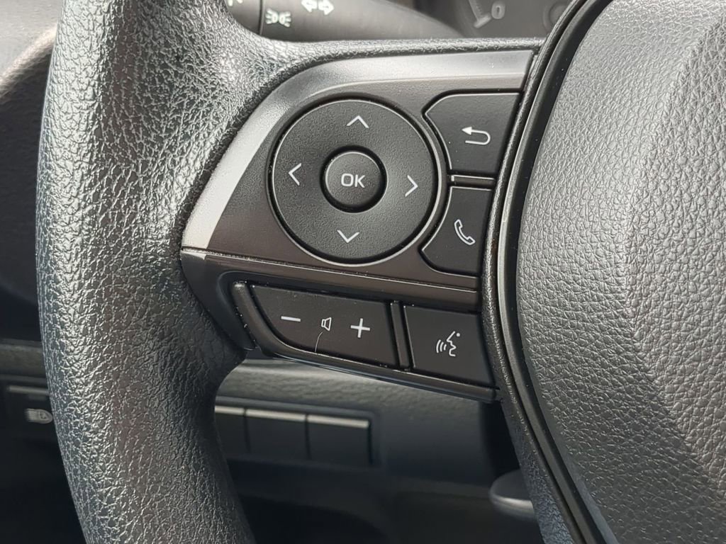 Used 2022 Toyota Corolla LE image 17