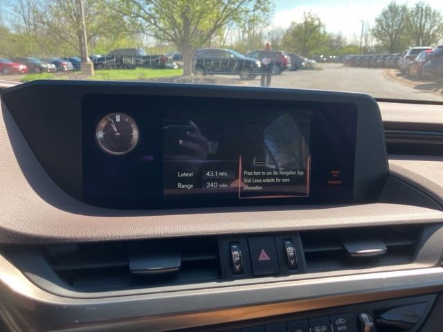 Used 2021 Lexus ES 300h w/ Premium Package image 21