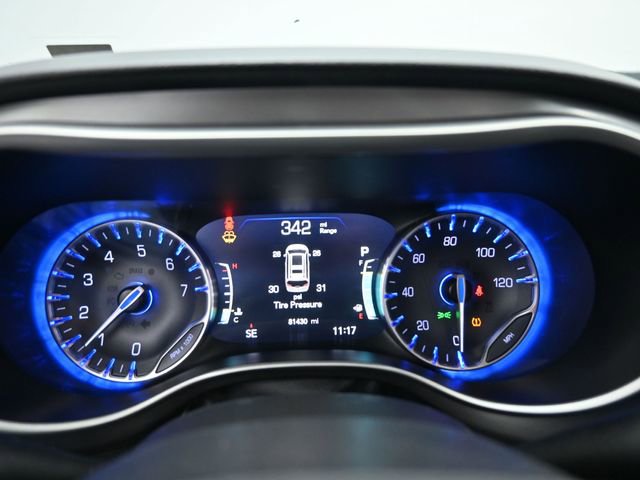 Used 2023 Chrysler Pacifica Touring-L image 17