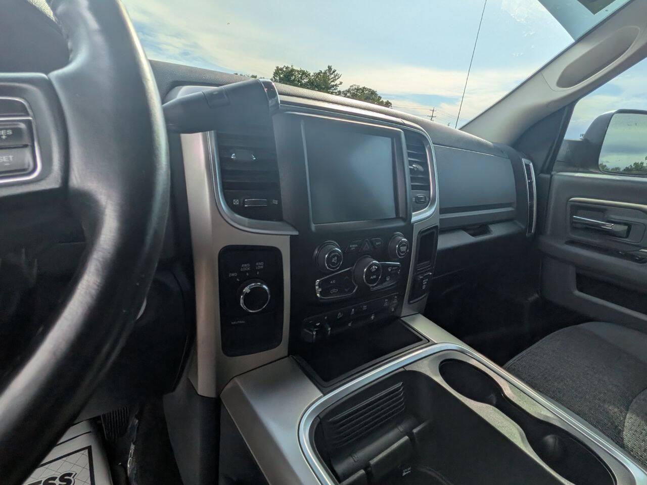 Used 2017 RAM 2500 Big Horn w/ Sport Appearance Group AWD/4WD image 15