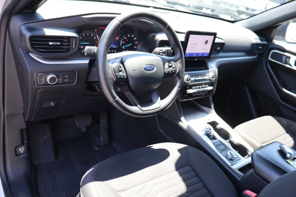 Used 2020 Ford Explorer XLT w/ Comfort Package AWD/4WD image 5