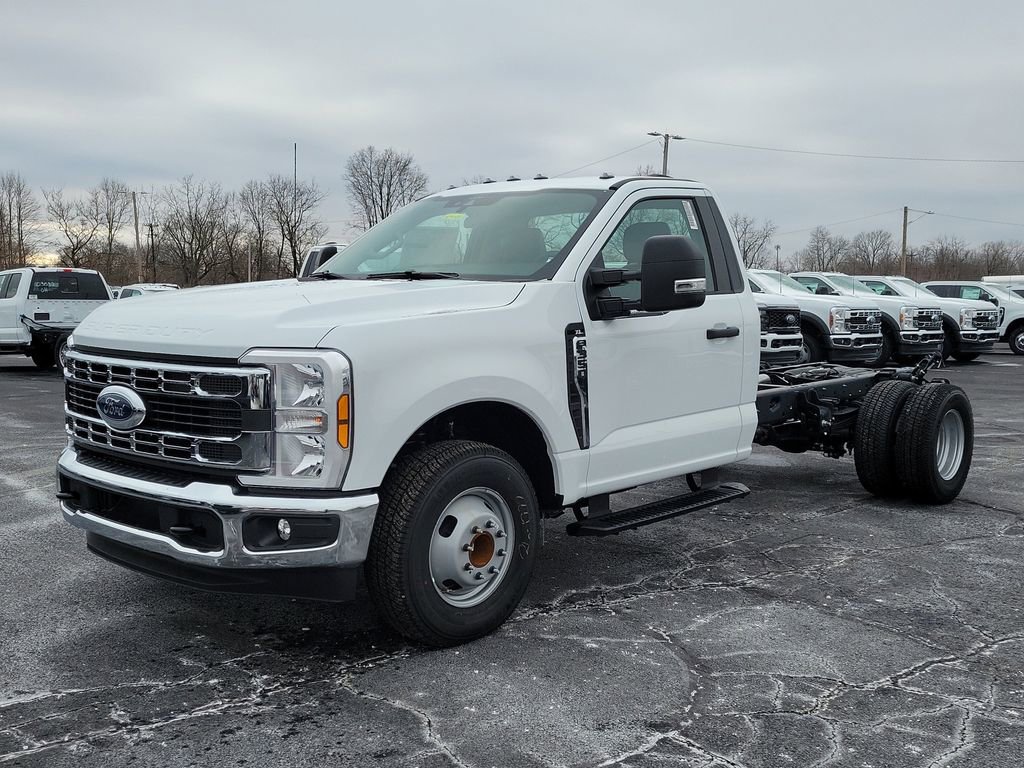 New 2026 Ford F350 XL w/ XL Chrome Package image 2