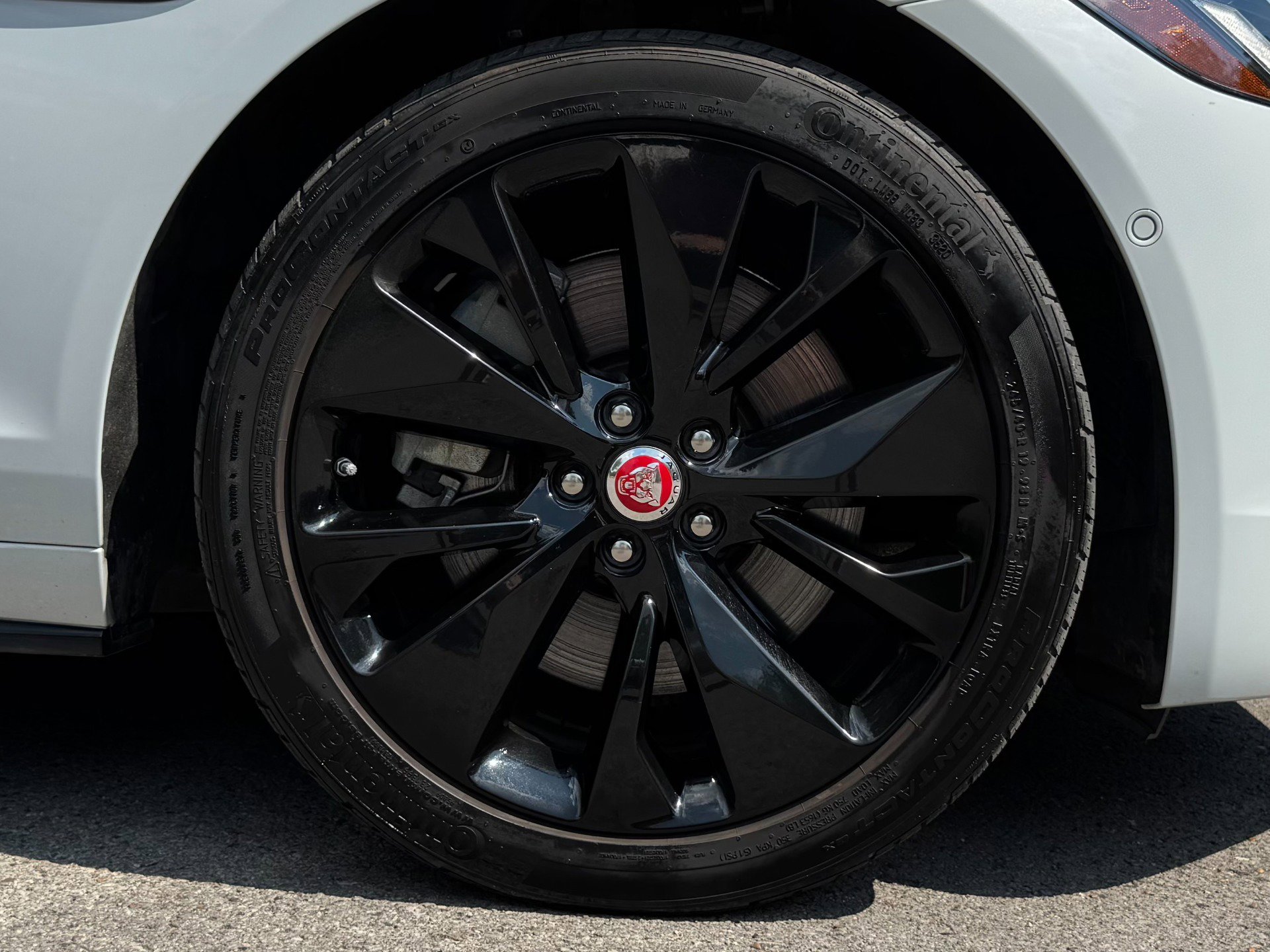 Used 2021 Jaguar XF R-Dynamic SE image 73