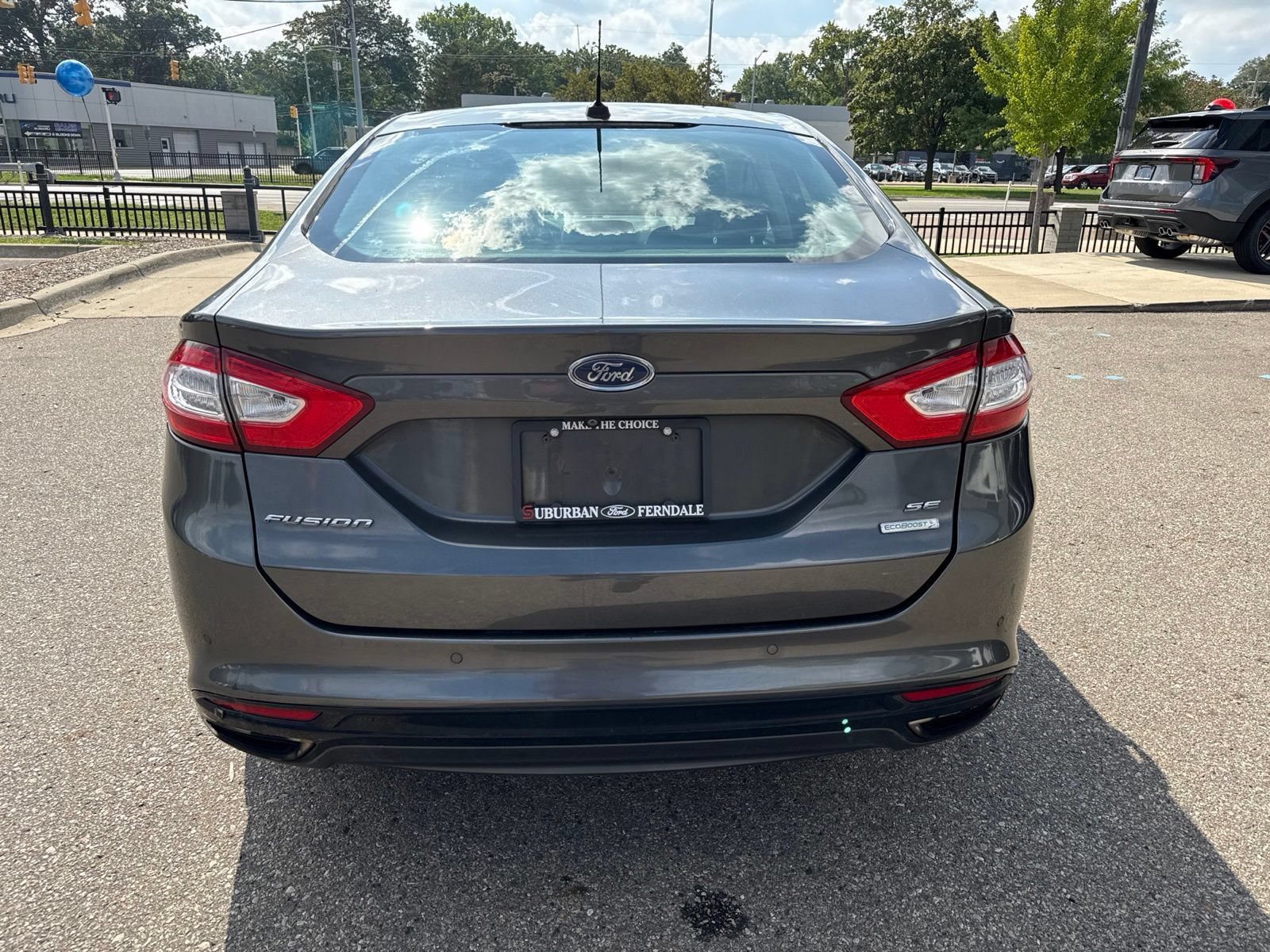 Used 2015 Ford Fusion SE w/ Equipment Group 202A FWD image 8