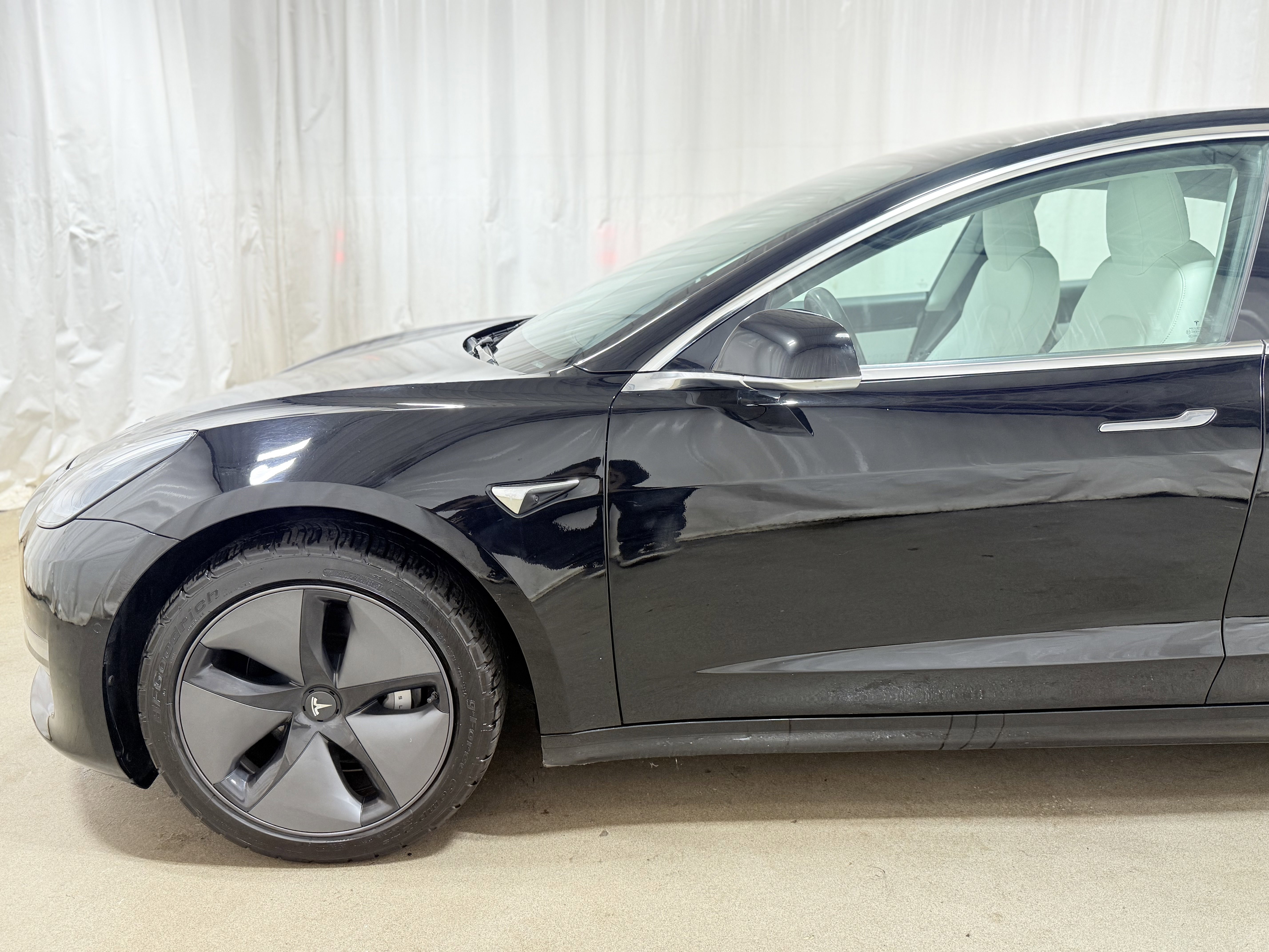 Used 2018 Tesla Model 3 Long Range image 4