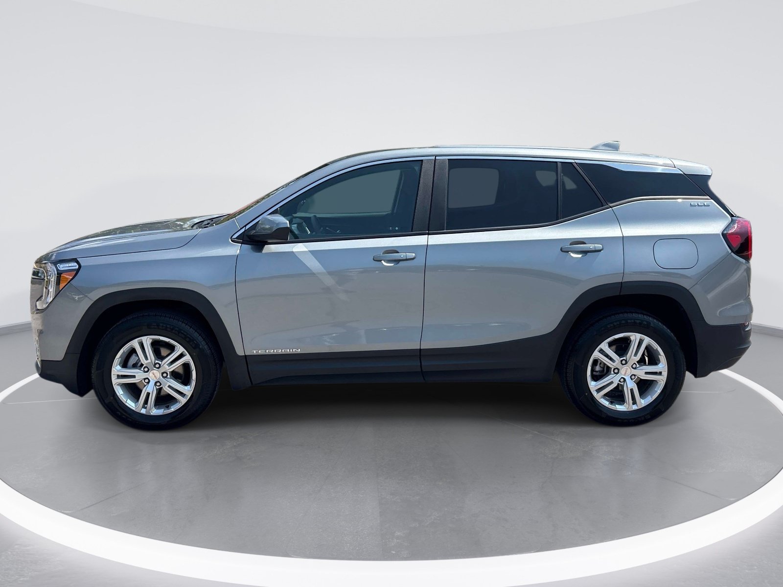 Used 2024 GMC Terrain SLE AWD/4WD image 5