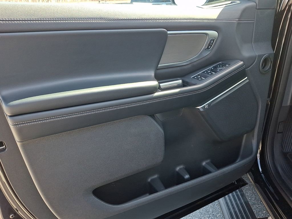 Used 2025 Ford Expedition Max Platinum image 13