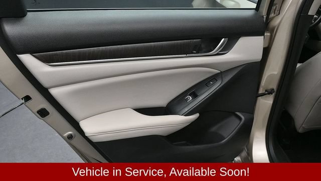 Used 2018 Honda Accord Touring image 15