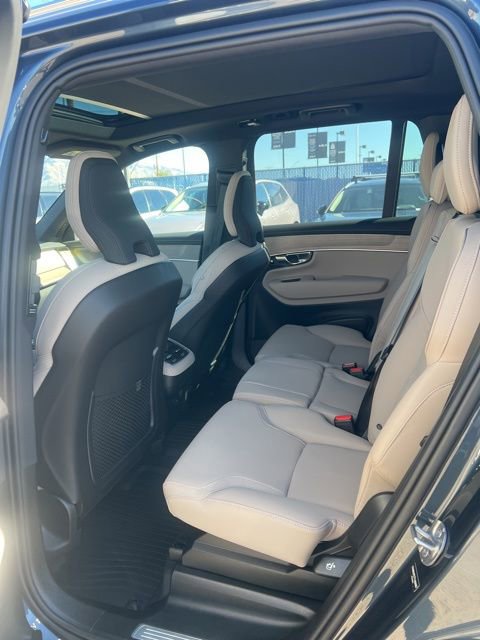 New 2026 Volvo XC90 B6 Plus w/ Protection Package Premier image 24